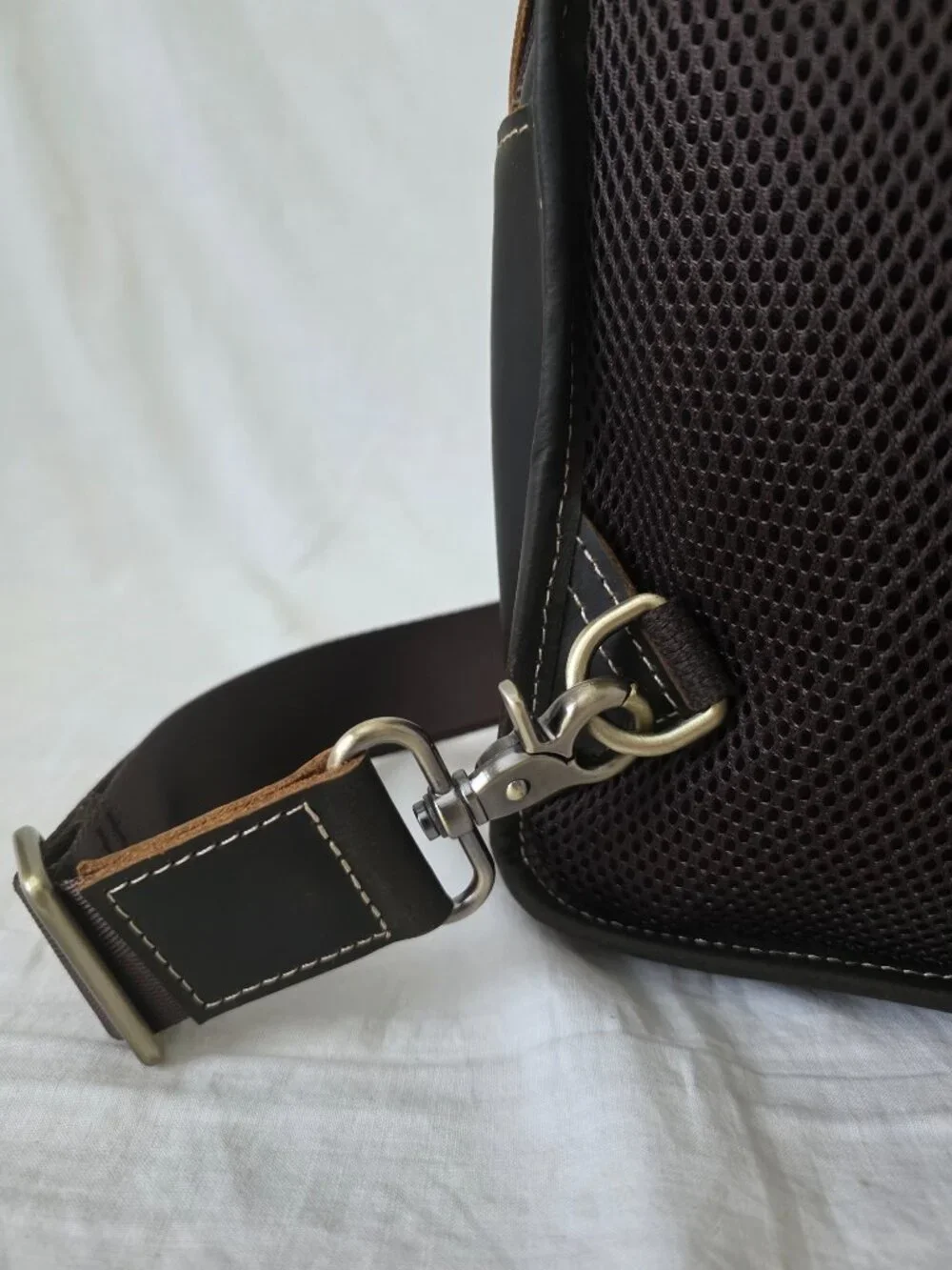 NWT! Lannsyne Full Grain Leather Shoulder Crossbody Bag with Gold-tone Hardware